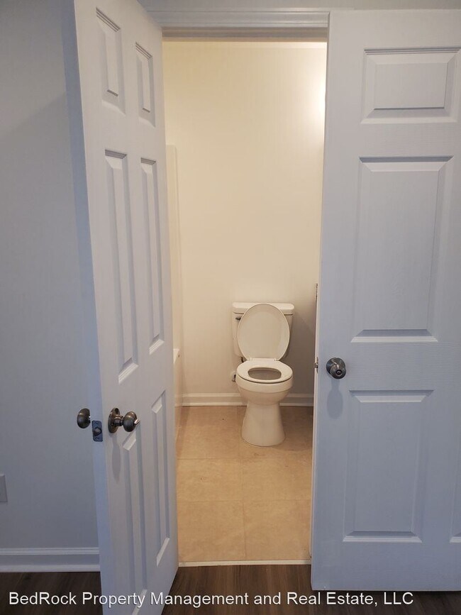 Foto del edificio - 2 br, 2 bath House - 303 E Grace Dr