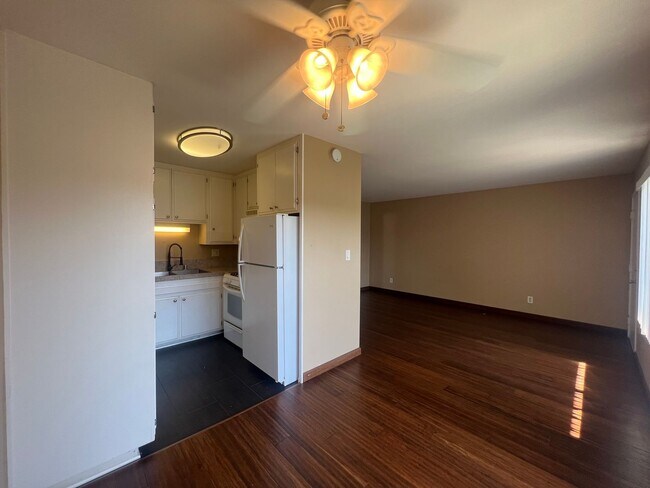 Building Photo - Adorable North Park One Bedroom Apartment