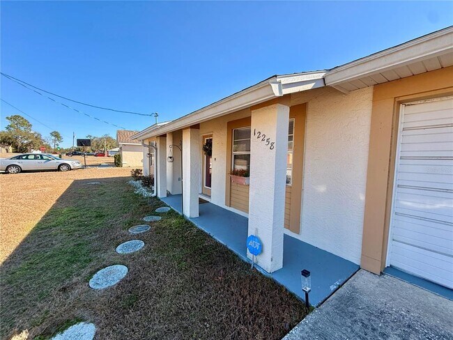 Foto del edificio - 12258 Foothill St