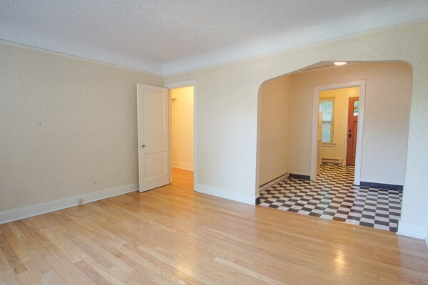 Foto del edificio - 6425 S Corbett Ave