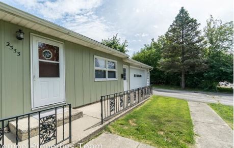 Building Photo - 2533 E Eastgate Ln