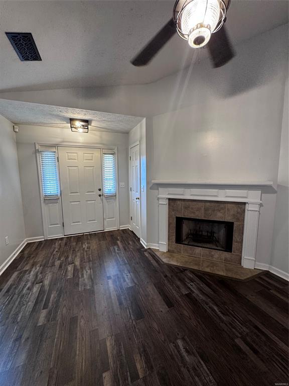 Foto del edificio - 1801 Young Pointe Blvd