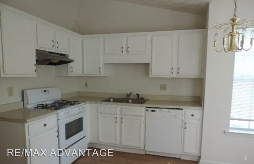 Building Photo - 10442 Wrens Dr