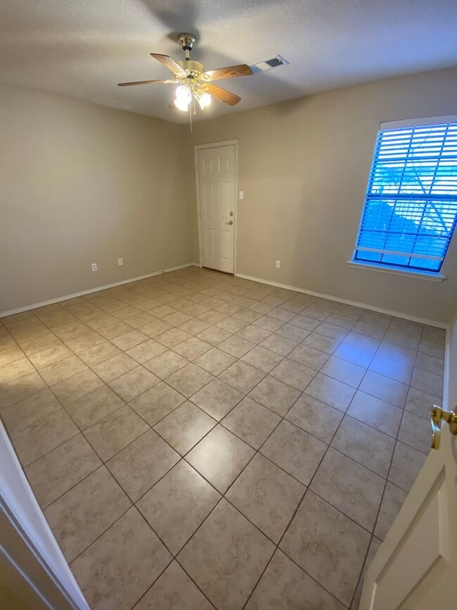 Building Photo - 1818 Wilder Ln