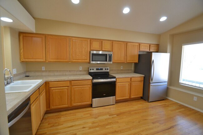Foto del edificio - 3885 Cherry Plum Dr