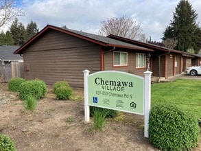 Building Photo - 831-853-853 Chemawa Rd N