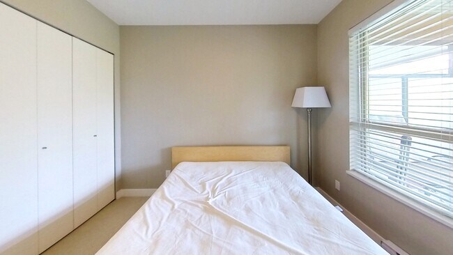 Photo du bâtiment - 7131 Stride Av
