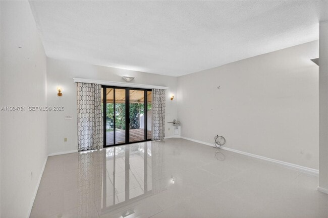 Building Photo - 1626 NE 105th St