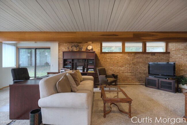 Building Photo - 4 br, 2.5 bath House - 1500 Blythe Ct NW 1...