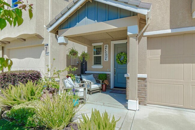 Foto del edificio - Amazing Folsom Home with SOLAR!