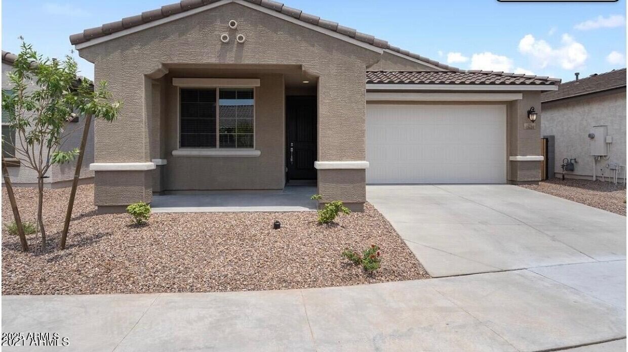 Primary Photo - 10724 W San Juan Ave