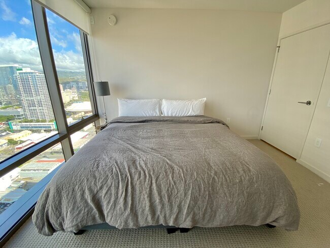 Bedroom - 1001 Queen St