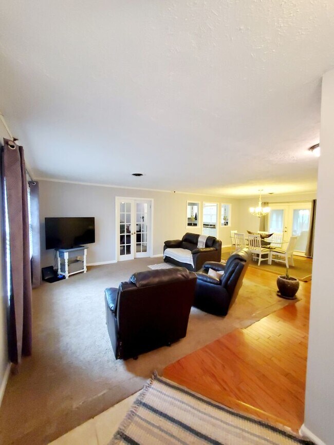 Foto del edificio - 611 8th Ave N