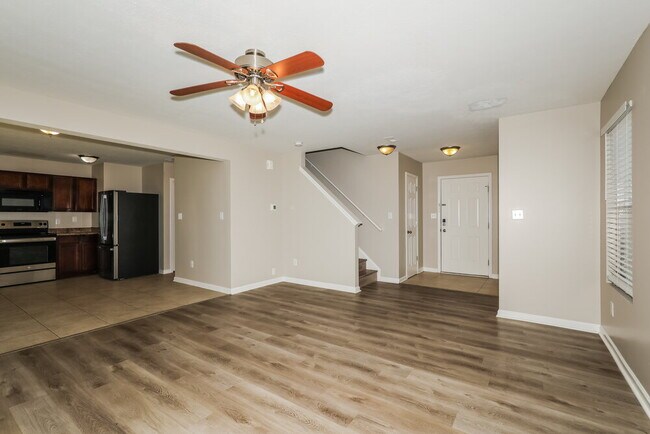 Building Photo - 1192 N Aberdeen Dr