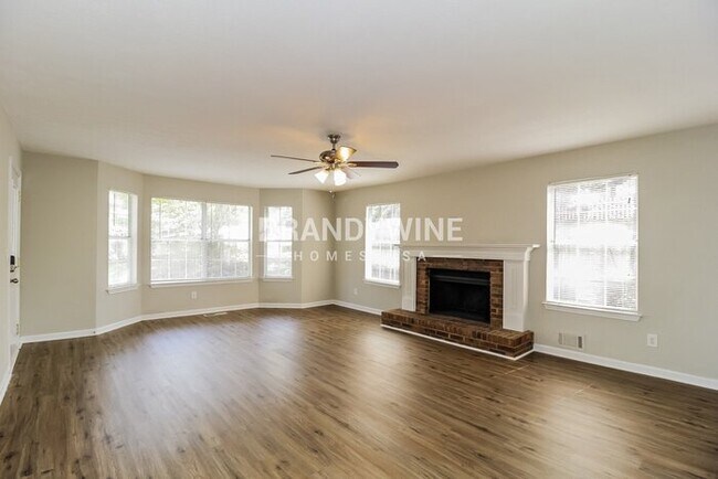 Building Photo - 1334 Colonial Trce NW