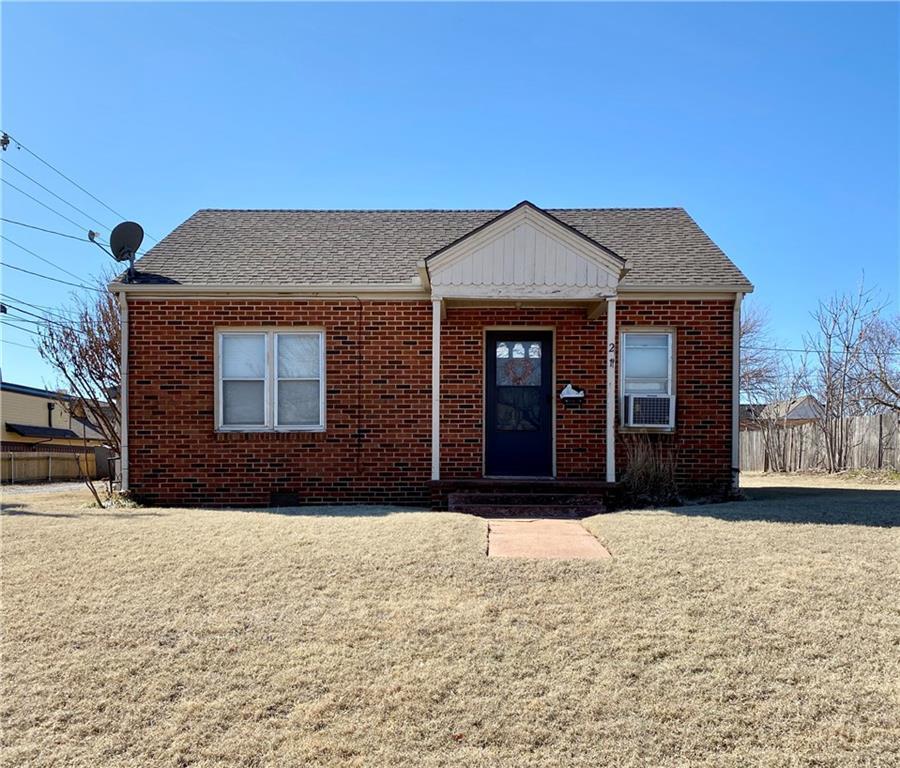 121 N Caddo St, Weatherford, OK 73096 House for Rent in Weatherford