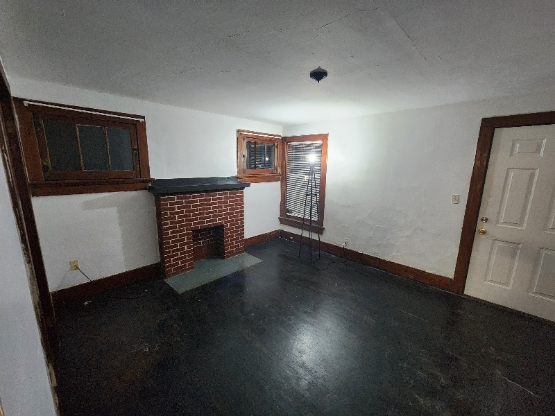 Primary Photo - 3207 N Main St