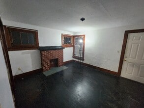 Building Photo - 3207 N Main St