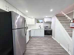 Building Photo - 20 W 4th St