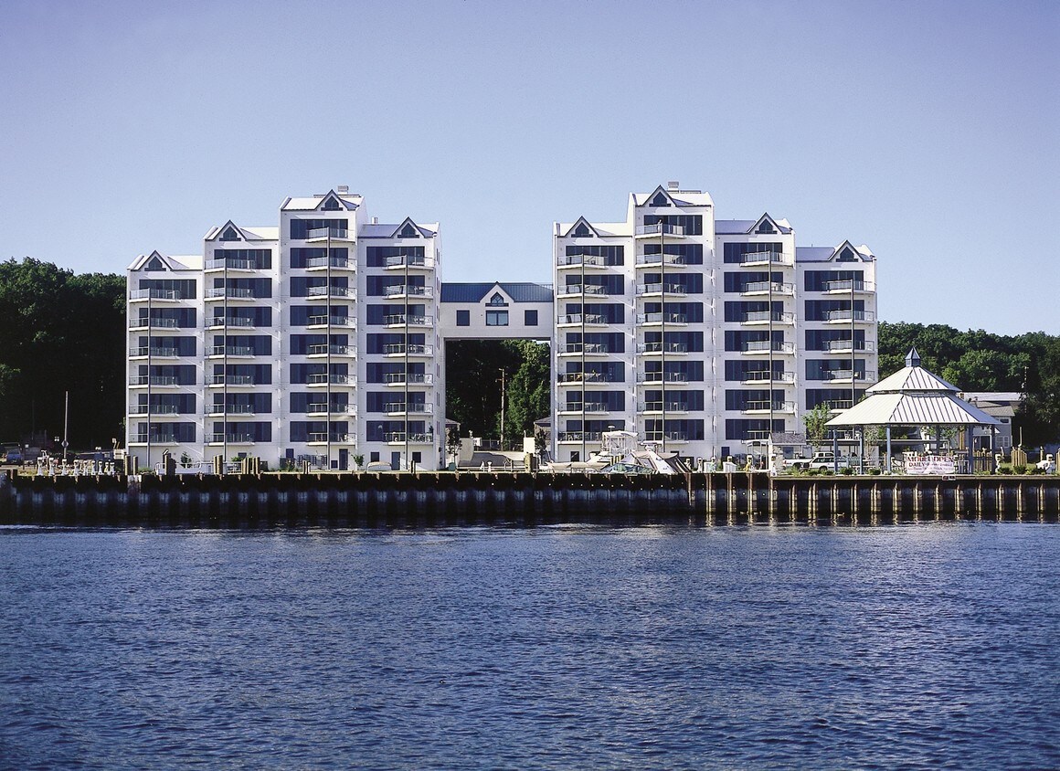 2964 Lakeshore Dr, Muskegon, MI 49441 Apartments in Muskegon, MI
