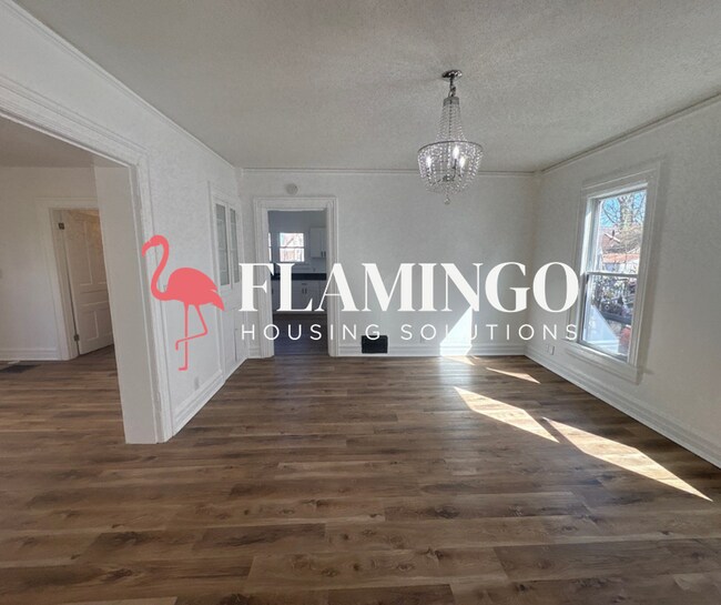 Foto del edificio - Newly Remodeled 3BR/2BA Home with Central Air & 2-Car Garage on Wayne Ave