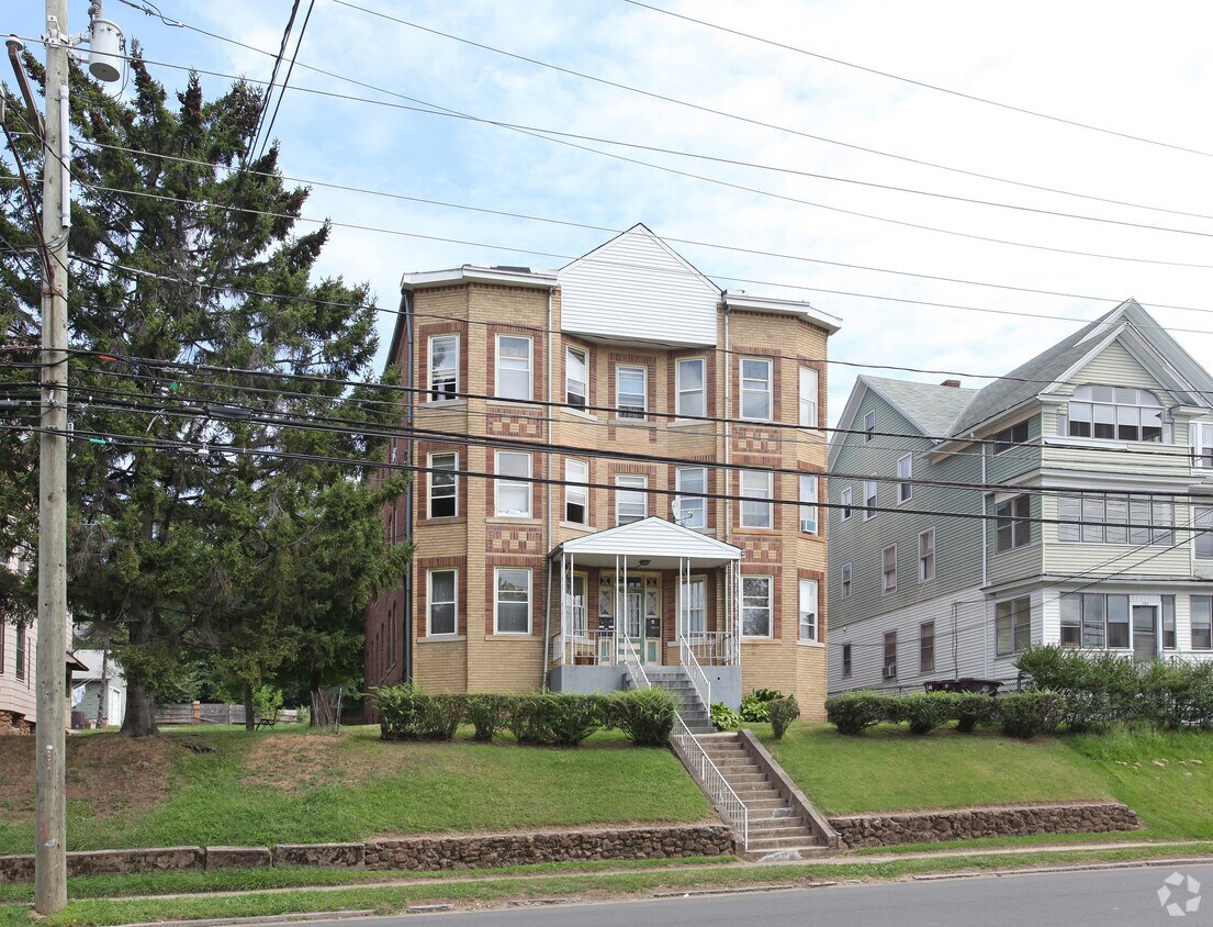 Building Photo - 127 Farmington Ave