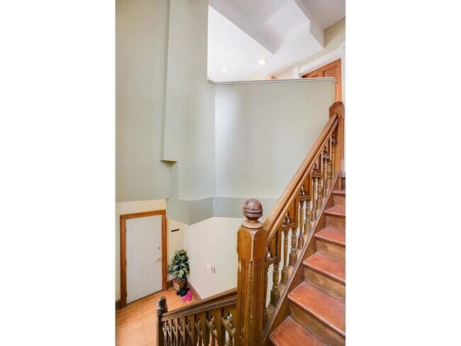 Foto del edificio - 2556 Dupont Ave S