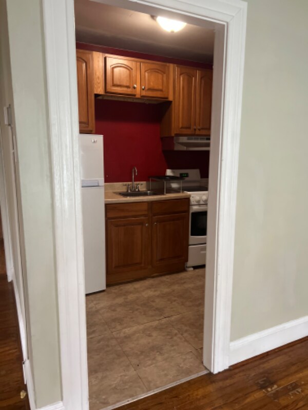 1030 Market St Unit 2nd Floor, Williamsport, PA 17701 Room for Rent