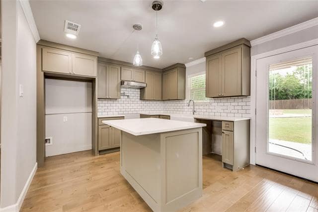 Foto del edificio - 600 N 1st St