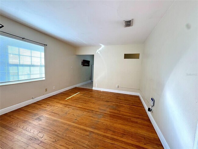 Foto del edificio - 2168 8th Ave N