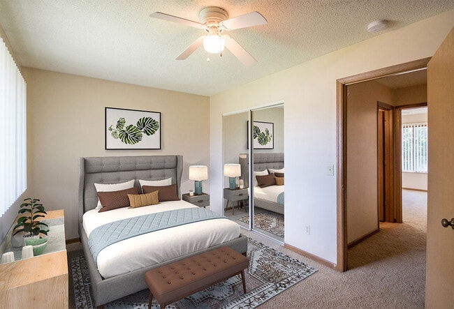 Bedroom - Crystal Ridge Apartments & Townhomes