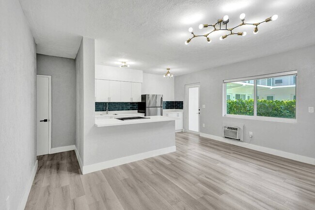Foto del edificio - 9270 E Bay Harbor Dr