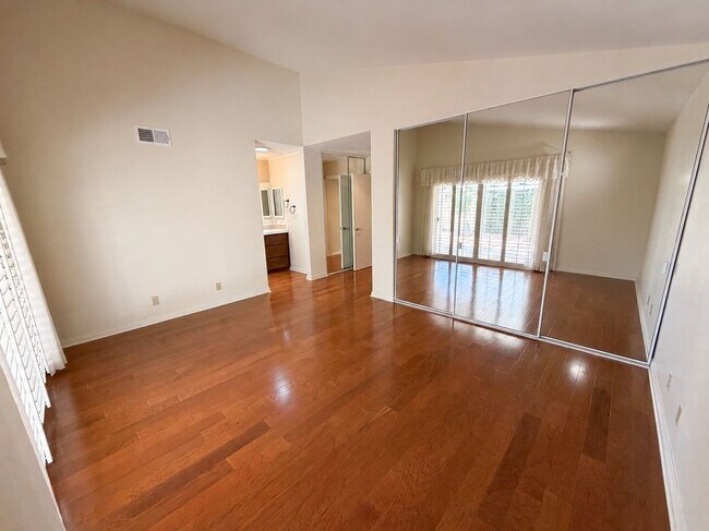 Foto del edificio - 1732 Sea Pines Rd