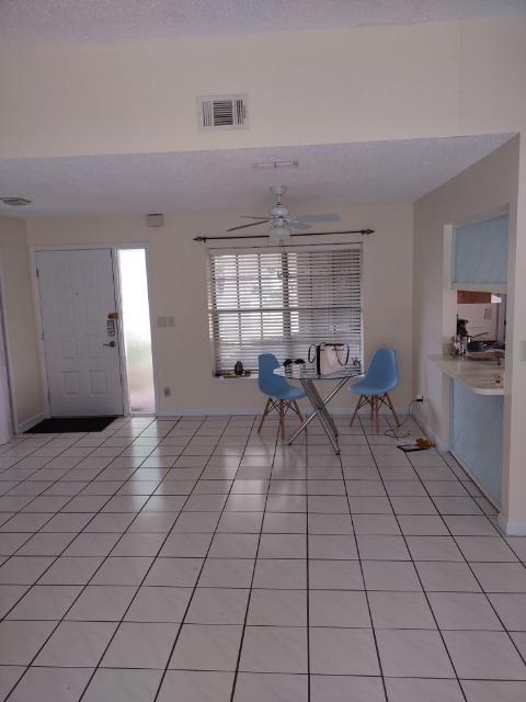 Building Photo - 3160 Cypress Green Dr