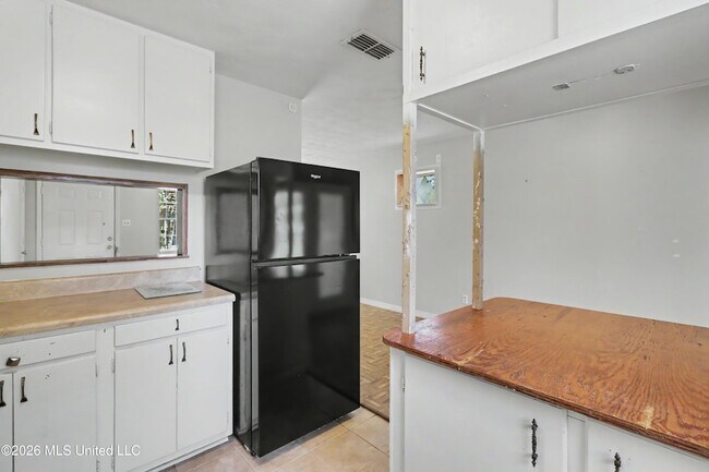 Foto del edificio - 4625 Hilltop Dr