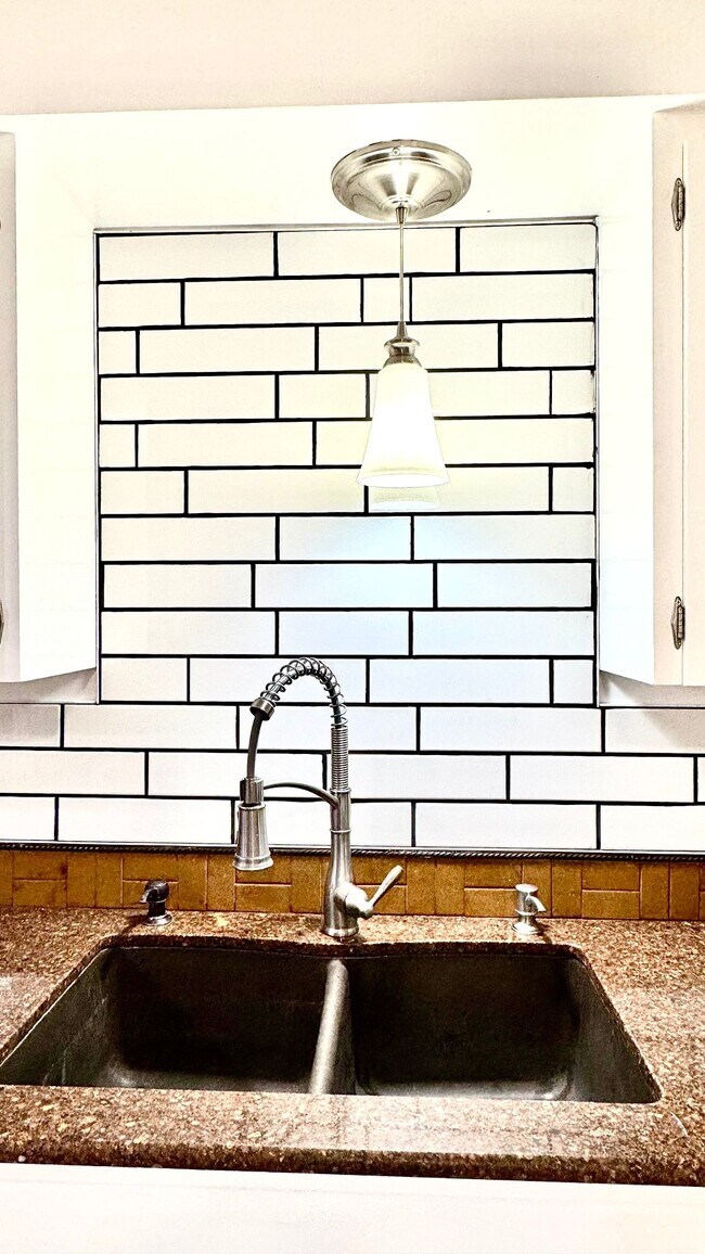 Foto del edificio - 3720 W Grandview Ave