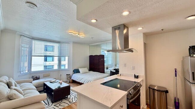 Foto del edificio - Bright Studio at The BayCrest: Your Home in the South Beach Neighborhood- AMSI