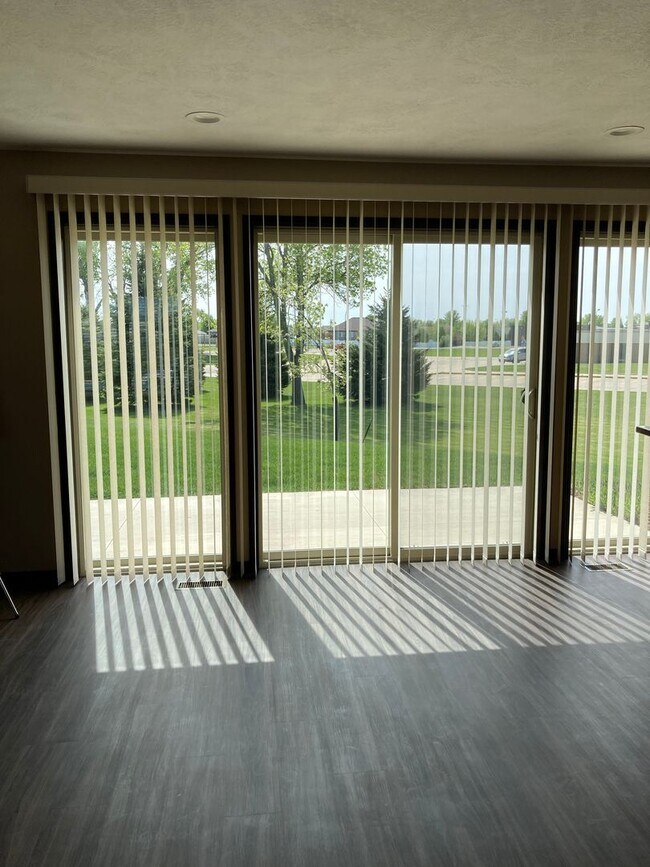 Foto del edificio - Prairie Bluff Condo