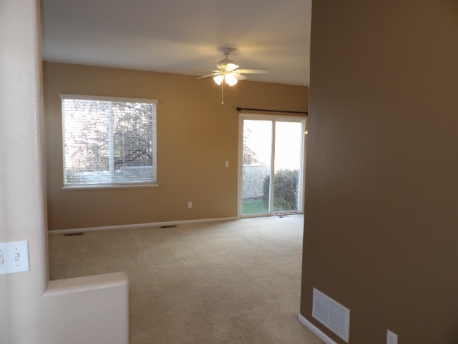 Foto del edificio - 4919 Turning Leaf Way