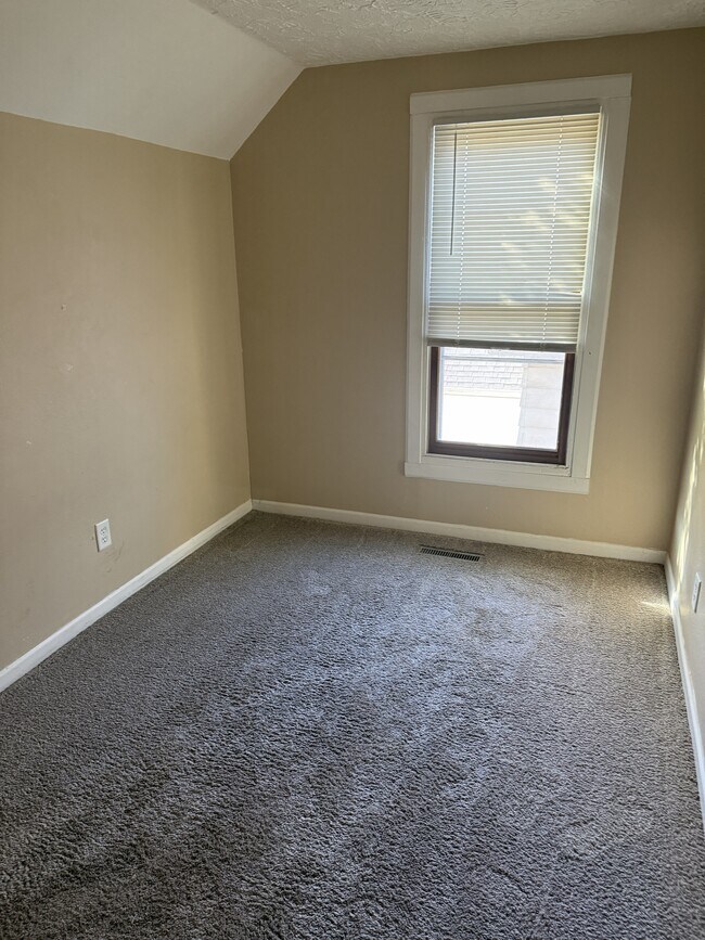 Foto del edificio - 203 S Covell Ave