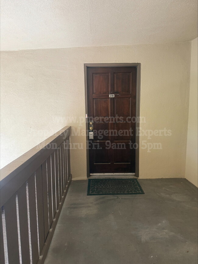 Building Photo - 3701 Colonial Dr