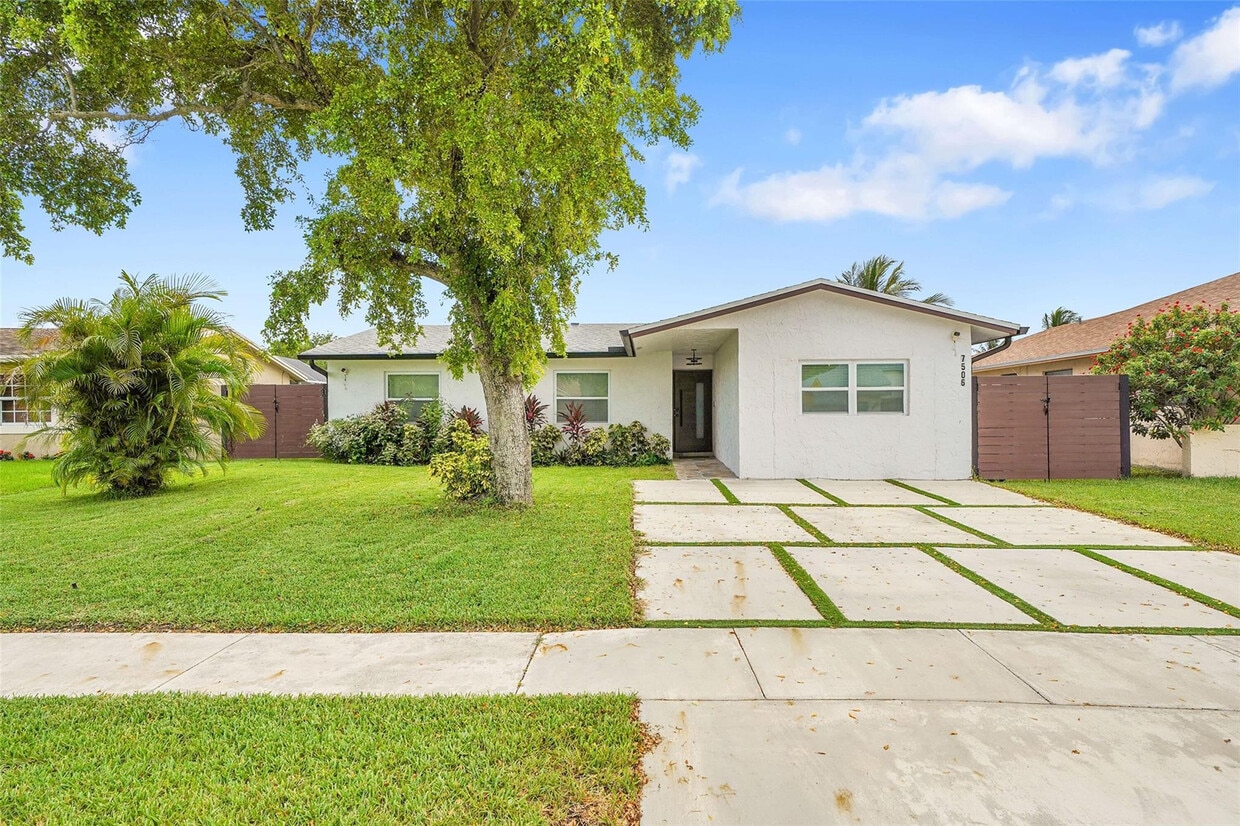 Foto principal - 7506 SW 7th Ct
