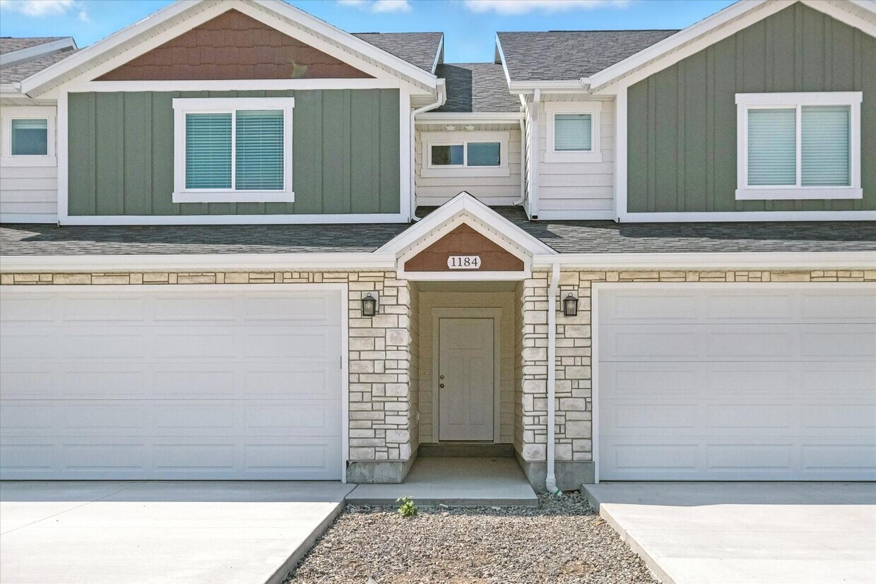 Primary Photo - Eastside View Townhomes