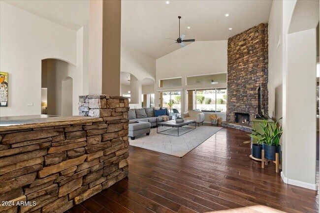 Foto del edificio - 9414 E Sutherland Way