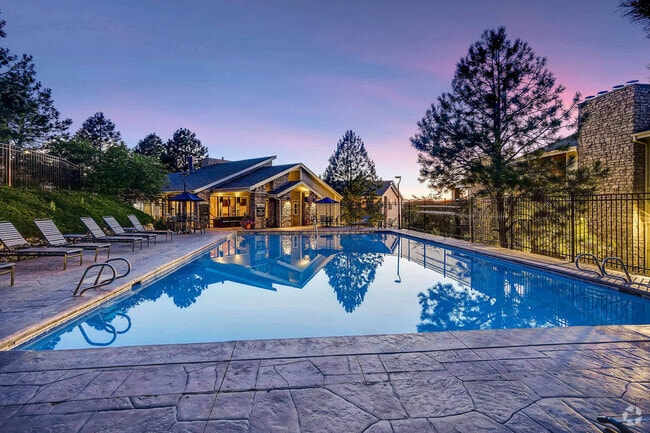 Building Photo - Vistas at Plum Creek