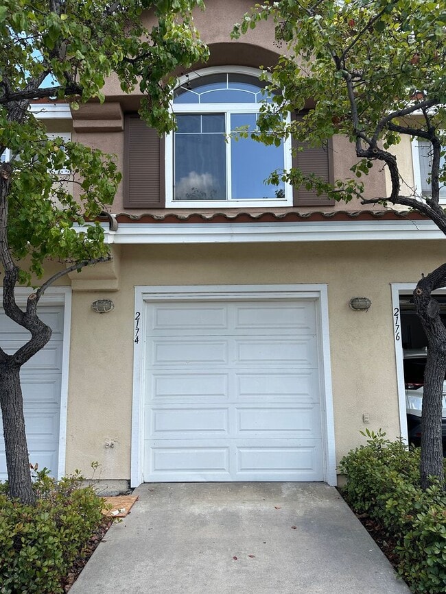 Building Photo - Centrally Located 2 Bedroom & 2 Bathroom Townhome w/ Garage in Cabo Bahia Community