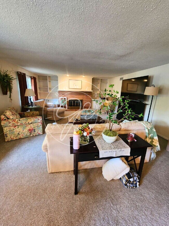 Foto del edificio - 1103 Maple Ct