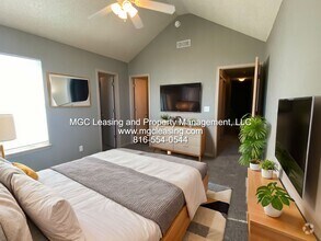 Building Photo - 1009 Garden Dr