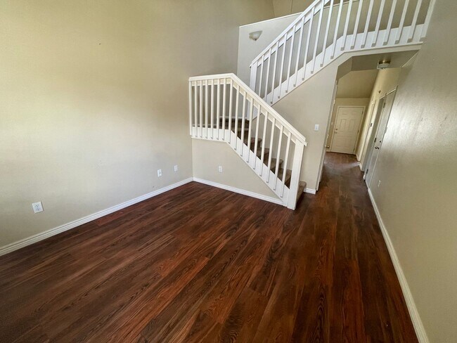 Foto del edificio - 3 BEDROOM, 2 BATHROOM, VILLAGE CREEK TOWNH...
