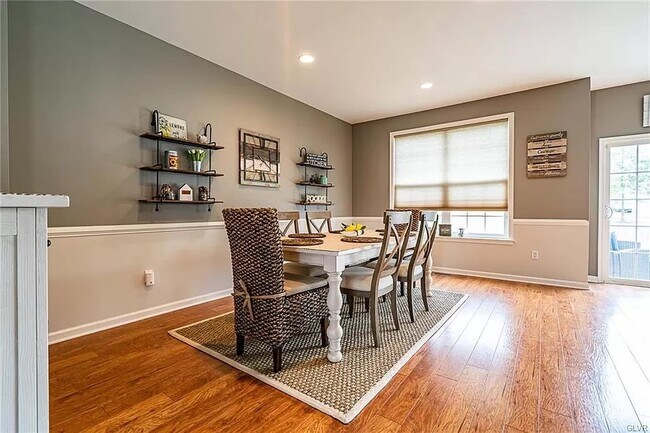 Foto del edificio - 4063 Yorktown Rd